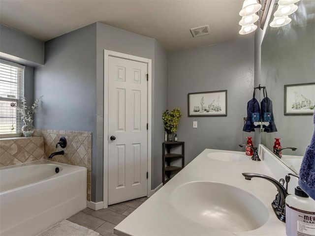 11705 SW 8th Street, Yukon, OK 73099