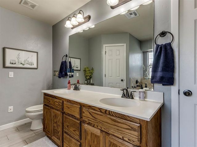 11705 SW 8th Street, Yukon, OK 73099