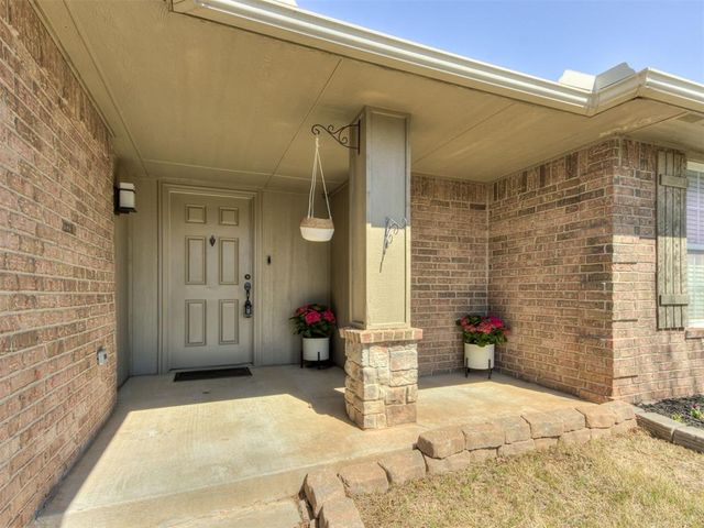 11705 SW 8th Street, Yukon, OK 73099