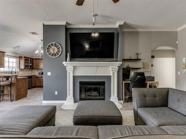 11705 SW 8th Street, Yukon, OK 73099