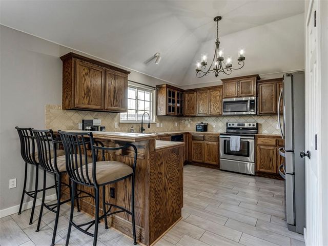 11705 SW 8th Street, Yukon, OK 73099