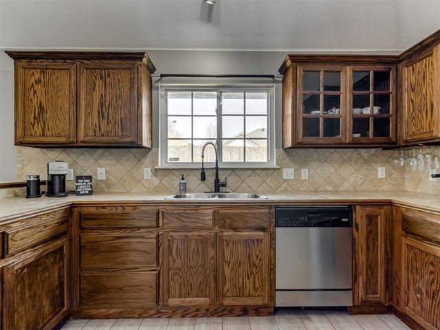 11705 SW 8th Street, Yukon, OK 73099