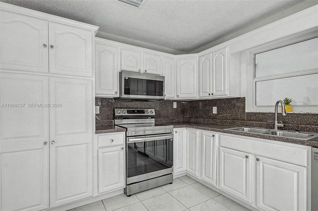 11932 SW 273rd St, Homestead, FL 33032