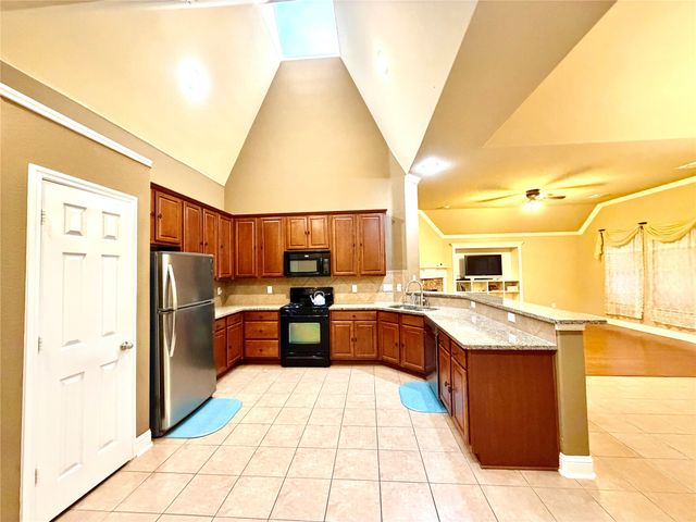 258 Vernon Drive, Fate, TX 75087