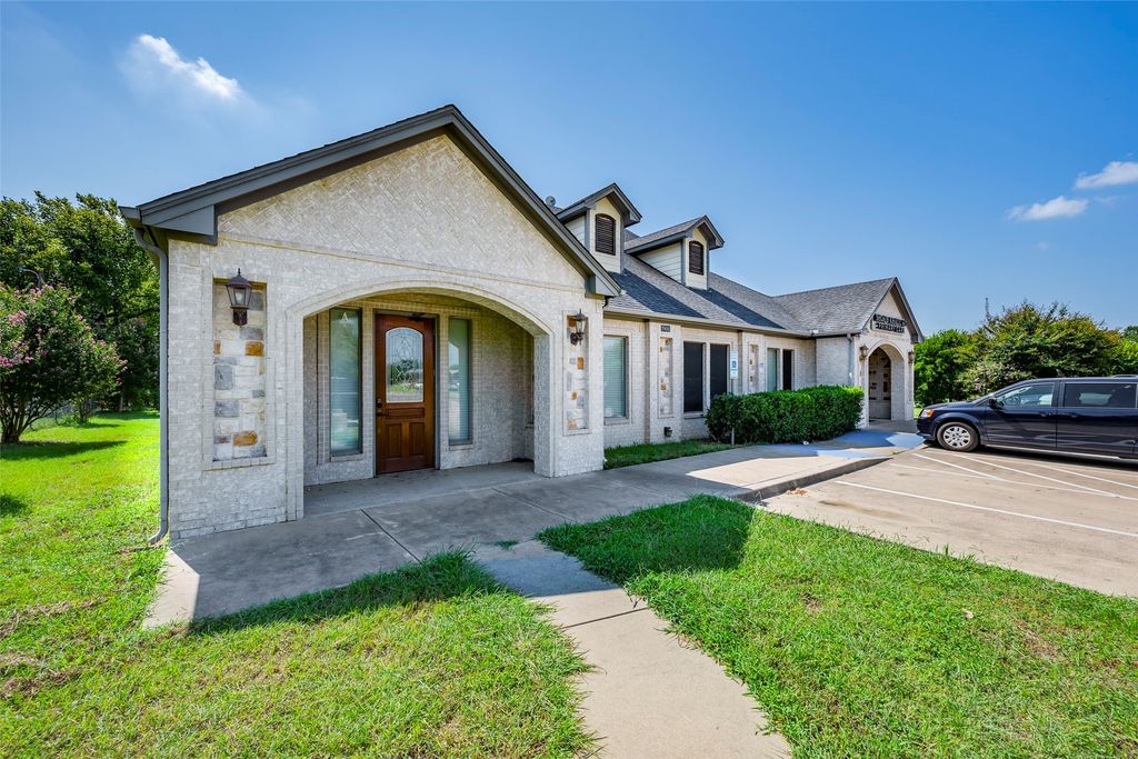 1900 E Henderson Street 2, Cleburne, TX 76031