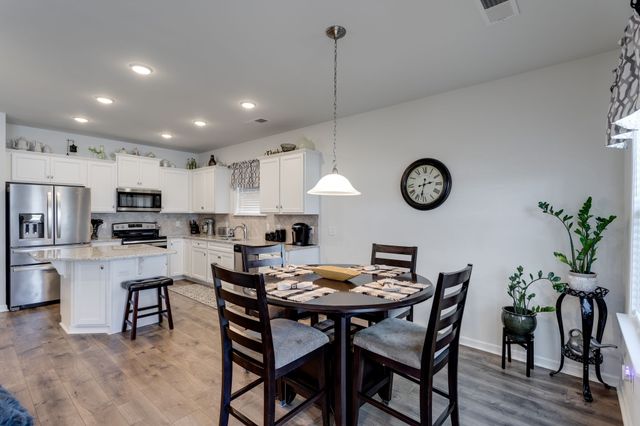 2928 Hen Brook Dr, Columbia, TN 38401