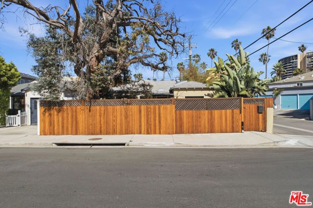 2432 Wilson Avenue, Venice (los Angeles), CA 90291