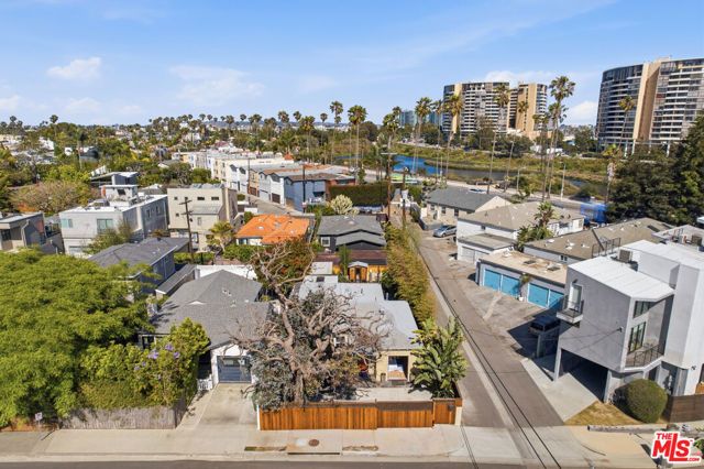 2432 Wilson Avenue, Venice (los Angeles), CA 90291