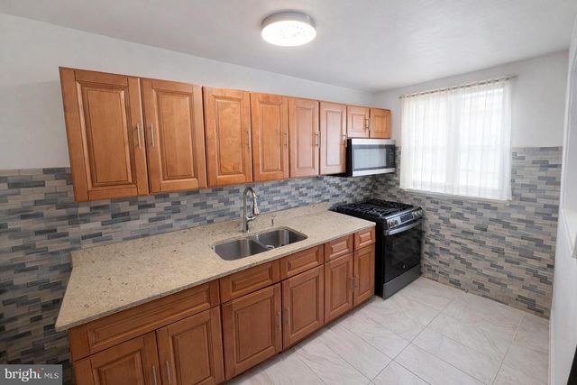 1305 ROBBINS ST, Philadelphia, PA 19111