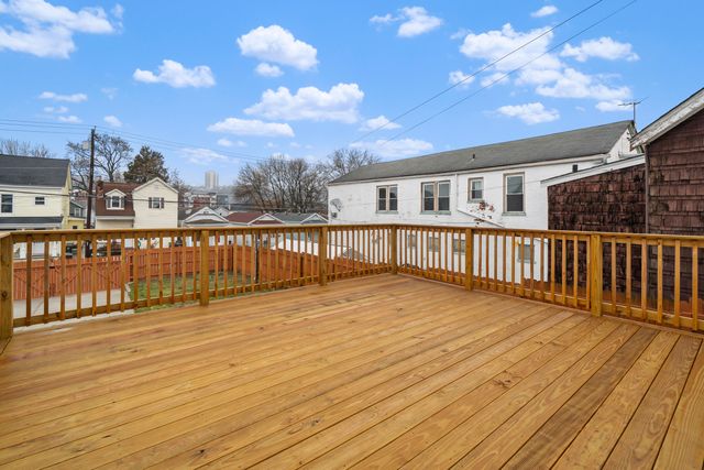 123 6th Avenue, Dayton, KY 41074