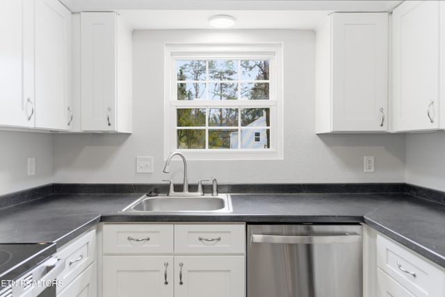 4007 Garden Drive, Knoxville, TN 37918