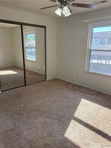 1637 Summergate Parkway N, St Peters, MO 63303