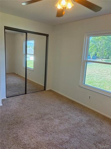 1637 Summergate Parkway N, St Peters, MO 63303