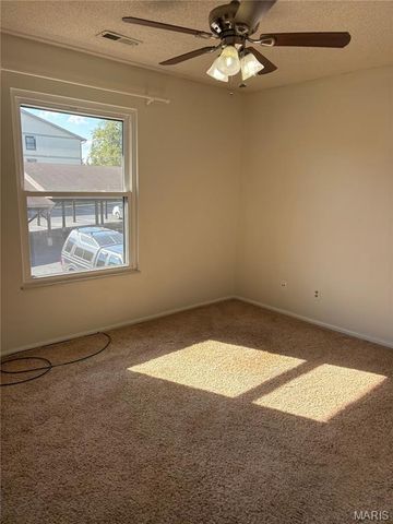 1637 Summergate Parkway N, St Peters, MO 63303