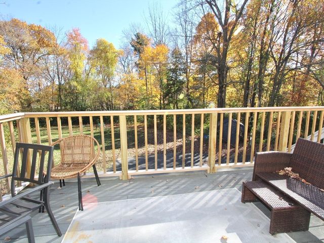 19 Crestwood Dr 19, Northborough, MA 01532