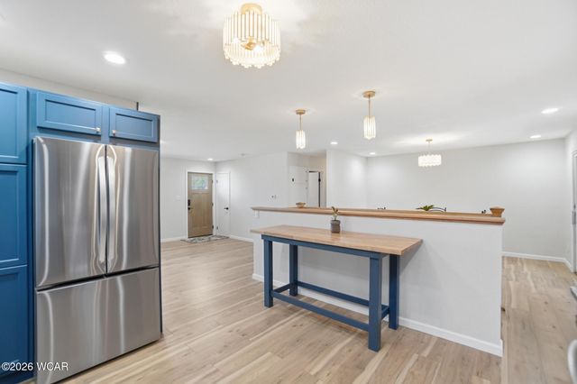 810 N Blackhoof Street, Wapakoneta, OH 45895