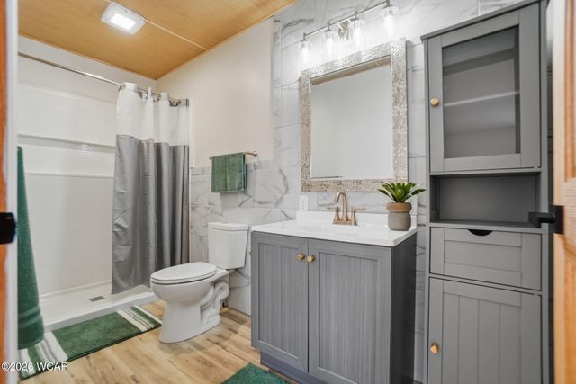 810 N Blackhoof Street, Wapakoneta, OH 45895