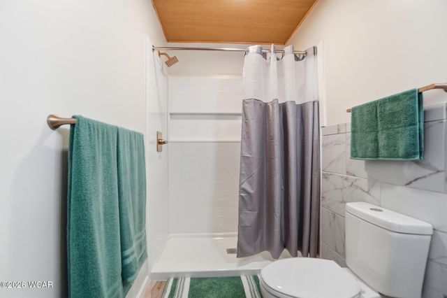 810 N Blackhoof Street, Wapakoneta, OH 45895