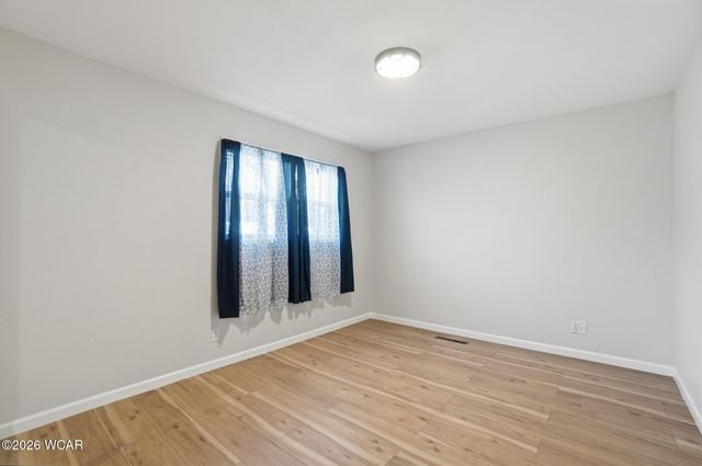 810 N Blackhoof Street, Wapakoneta, OH 45895