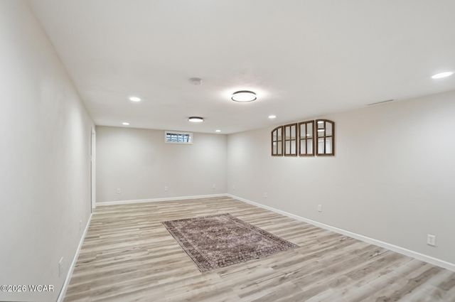 810 N Blackhoof Street, Wapakoneta, OH 45895