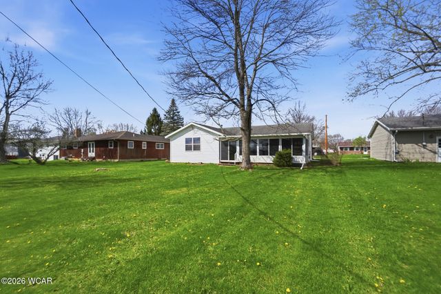 810 N Blackhoof Street, Wapakoneta, OH 45895