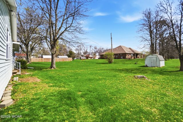 810 N Blackhoof Street, Wapakoneta, OH 45895