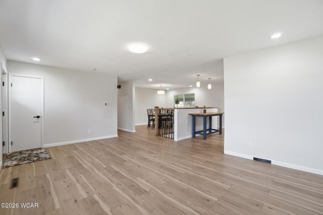 810 N Blackhoof Street, Wapakoneta, OH 45895