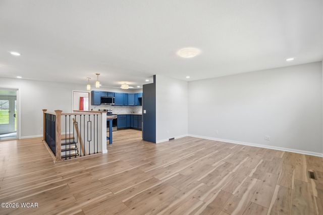 810 N Blackhoof Street, Wapakoneta, OH 45895