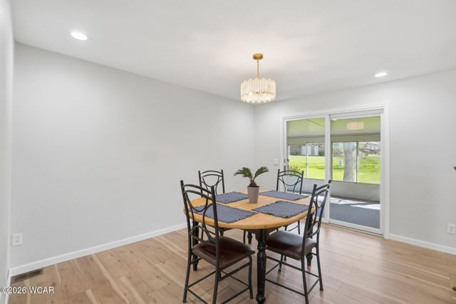 810 N Blackhoof Street, Wapakoneta, OH 45895