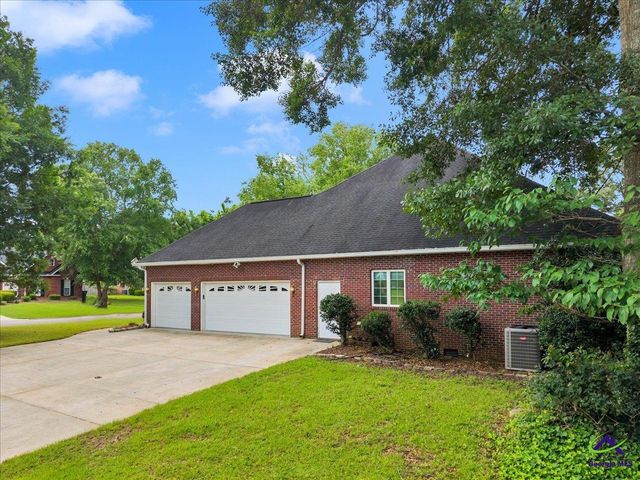 110 Governers Walk, Kathleen, GA 31047