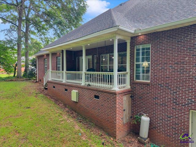 110 Governers Walk, Kathleen, GA 31047