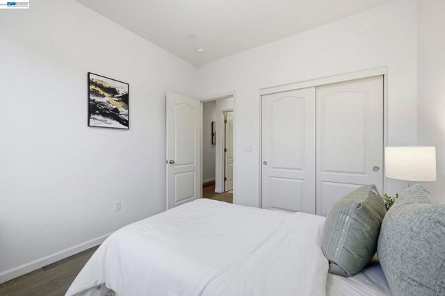6951 N Mariposa Ln, Dublin, CA 94568