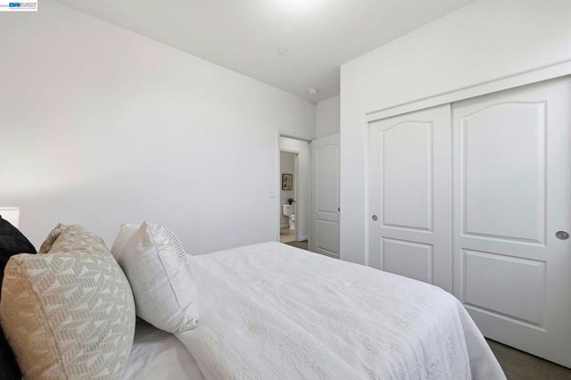 6951 N Mariposa Ln, Dublin, CA 94568