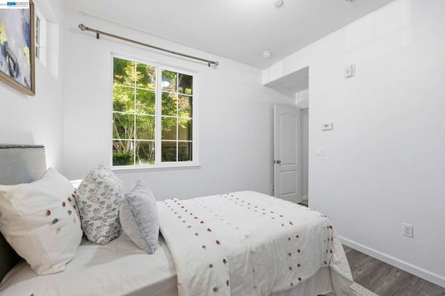 6951 N Mariposa Ln, Dublin, CA 94568