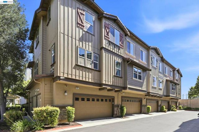 6951 N Mariposa Ln, Dublin, CA 94568