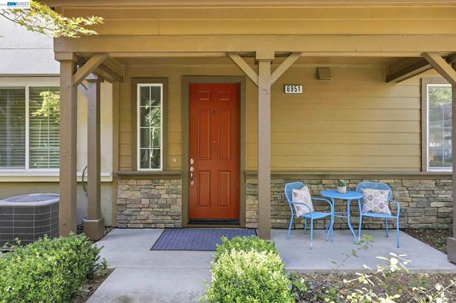 6951 N Mariposa Ln, Dublin, CA 94568
