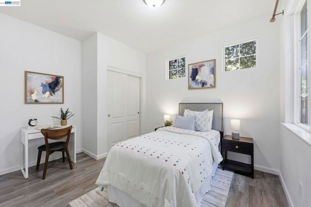 6951 N Mariposa Ln, Dublin, CA 94568