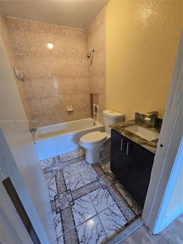 313 NW 97th St 313, Miami, FL 33150
