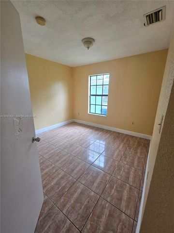 313 NW 97th St 313, Miami, FL 33150
