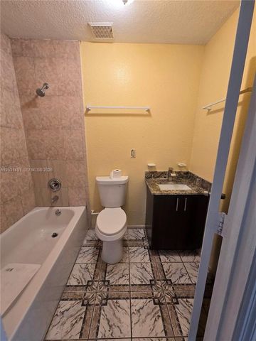 313 NW 97th St 313, Miami, FL 33150