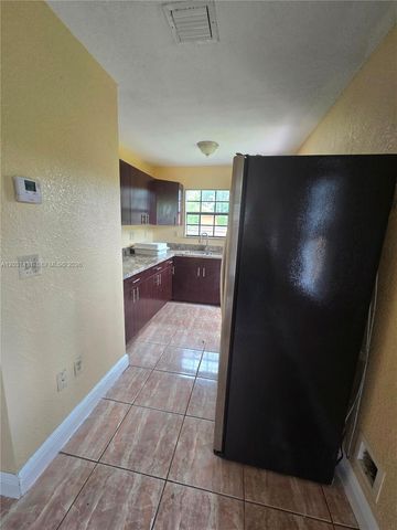 313 NW 97th St 313, Miami, FL 33150