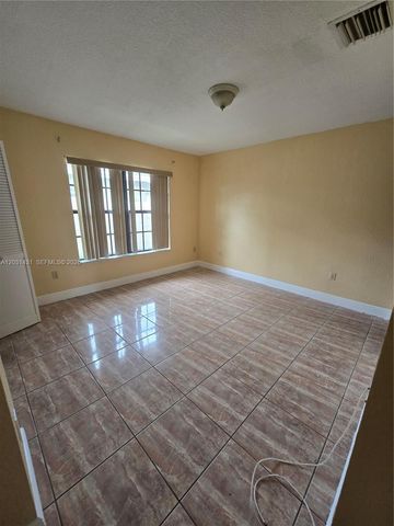 313 NW 97th St 313, Miami, FL 33150