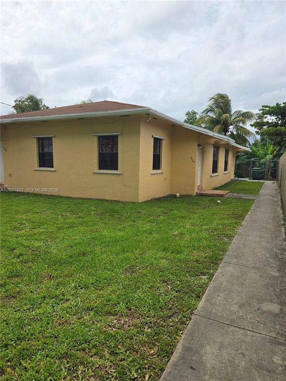 313 NW 97th St 313, Miami, FL 33150