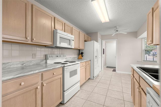 9037 SW 91ST CIRCLE, Ocala, FL 34481