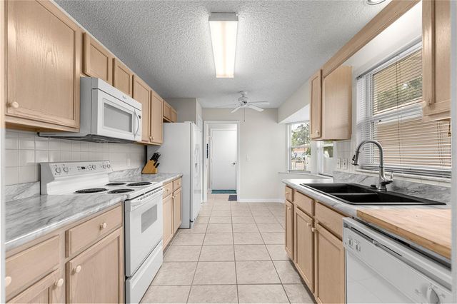 9037 SW 91ST CIRCLE, Ocala, FL 34481