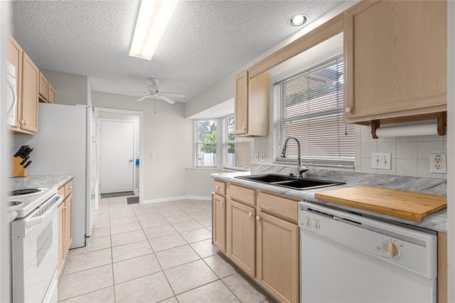 9037 SW 91ST CIRCLE, Ocala, FL 34481
