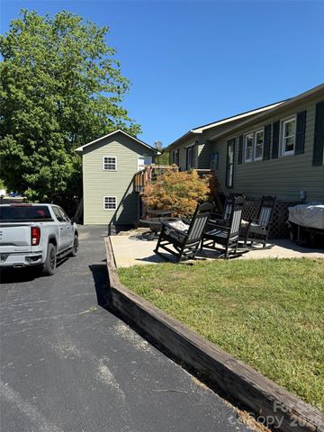 102 Phillips Road, Spruce Pine, NC 28777