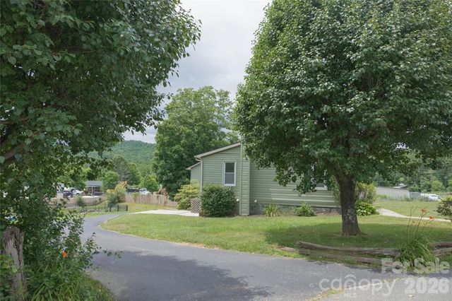102 Phillips Road, Spruce Pine, NC 28777