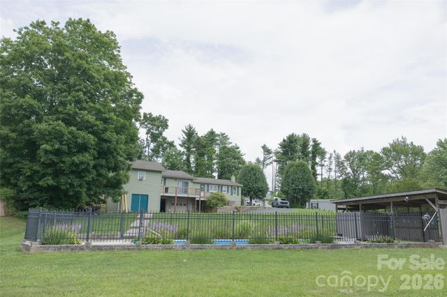 102 Phillips Road, Spruce Pine, NC 28777