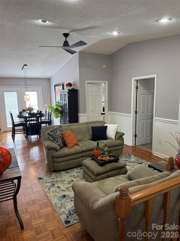 102 Phillips Road, Spruce Pine, NC 28777
